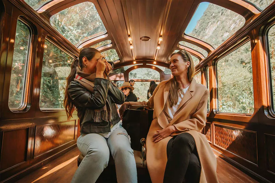 Vistadome-Aussichtszug nach Machu Picchu mit Musik und Aussicht